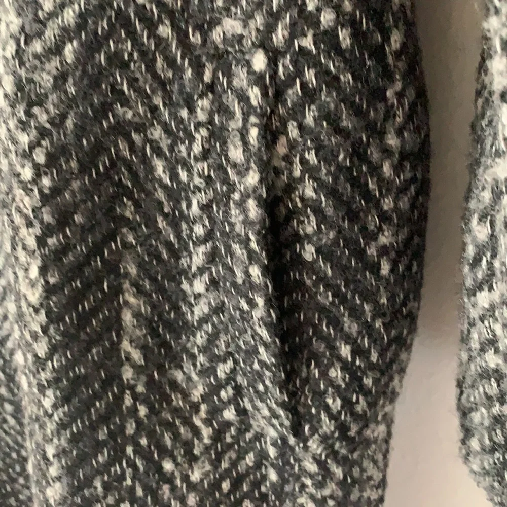 H&M Wool Blend Coat With Faux Fur Collar - Picture 5 of 6